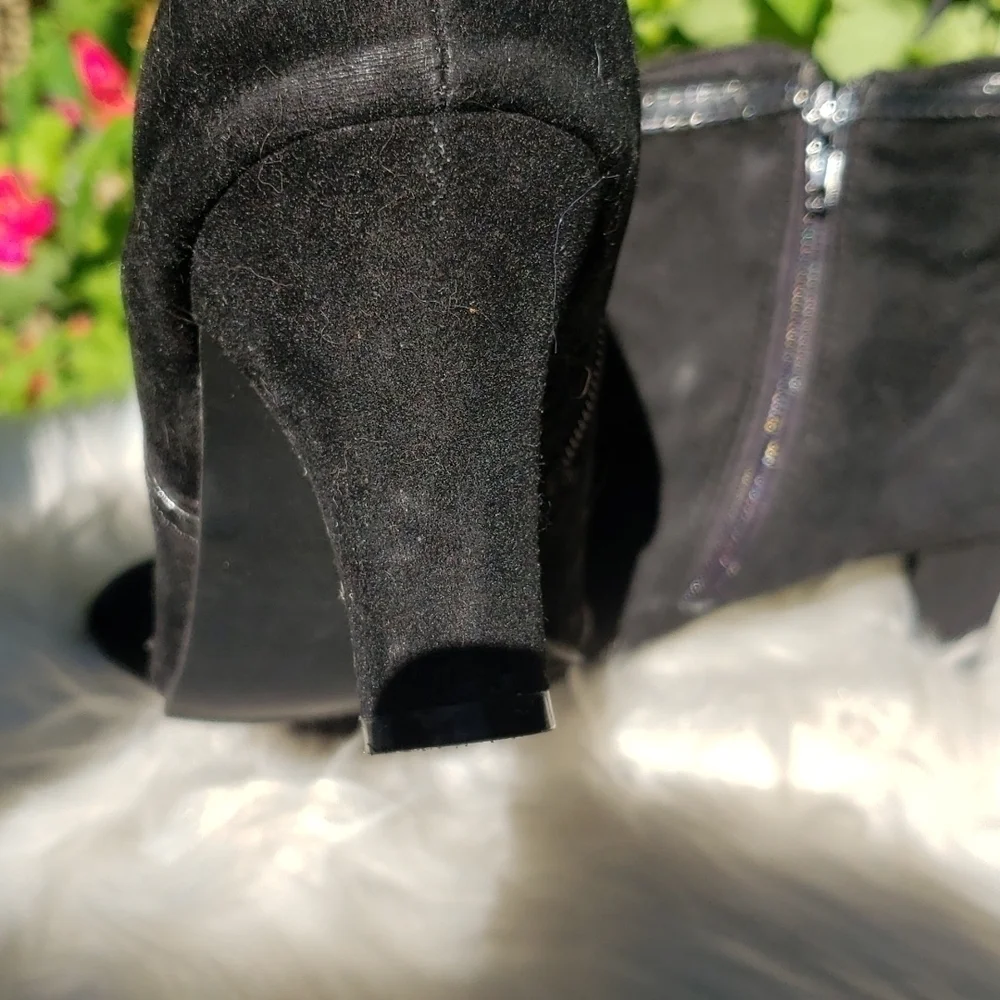 Annie's shoes Black zip ankle boots heeled 8